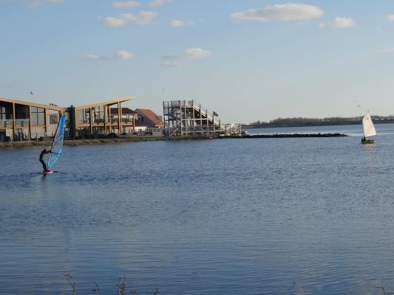 surfles bij de Brouwersdam